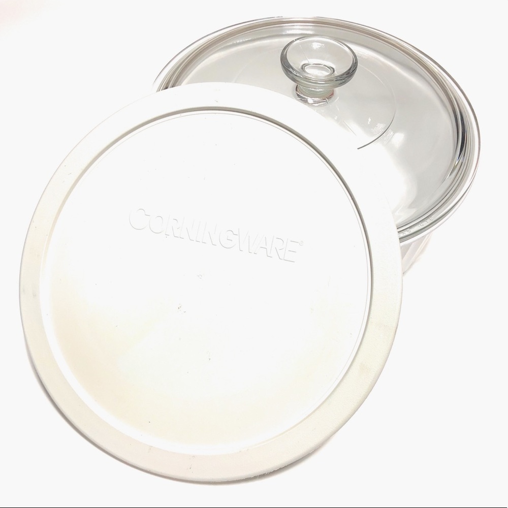***CORNINGWARE***  F-1-B   2.5 Liter casserole dish with Lid